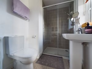 Ensuite- click for photo gallery